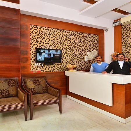 Hotel Shri Vinayak At New Delhi Railway Station-By Rcg Hotels מראה חיצוני תמונה