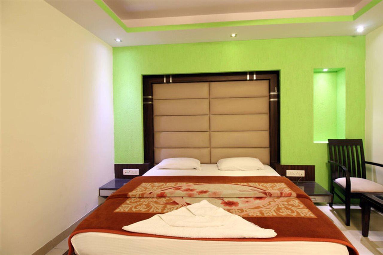 Hotel Shri Vinayak In City Centre At New Delhi Railway Station-By Rcg Hotels מראה חיצוני תמונה
