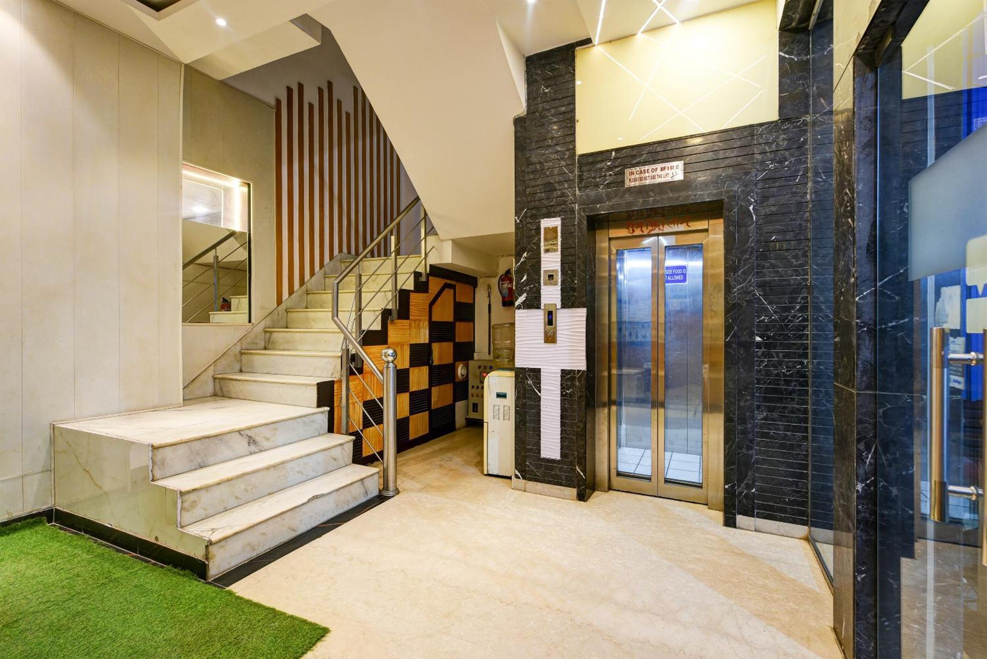 Hotel Shri Vinayak In City Centre At New Delhi Railway Station-By Rcg Hotels מראה חיצוני תמונה