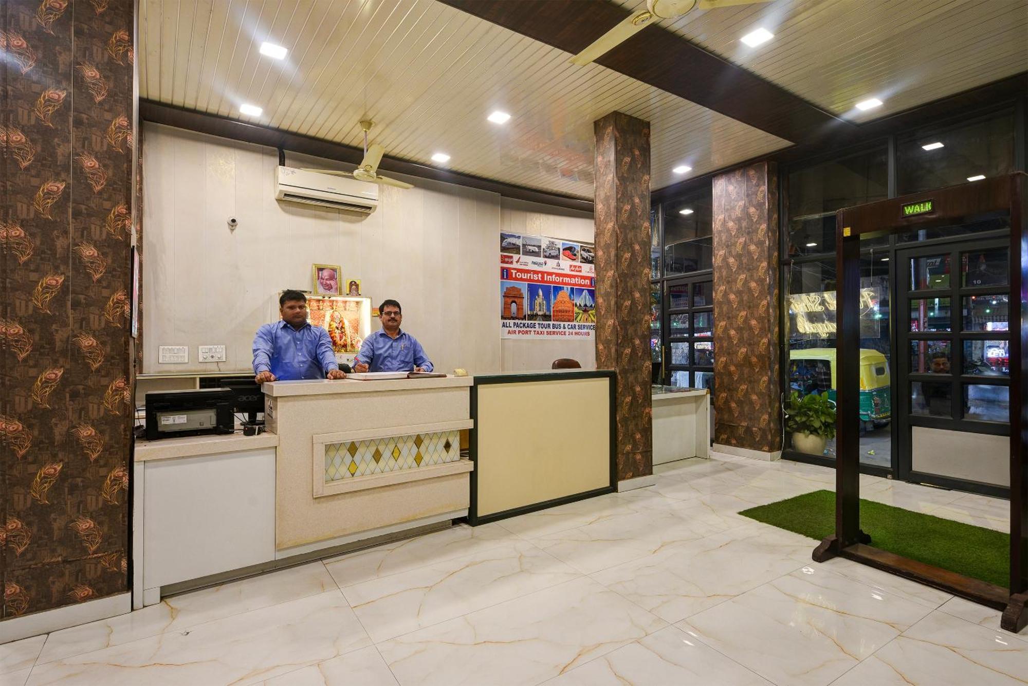 Hotel Shri Vinayak In City Centre At New Delhi Railway Station-By Rcg Hotels מראה חיצוני תמונה